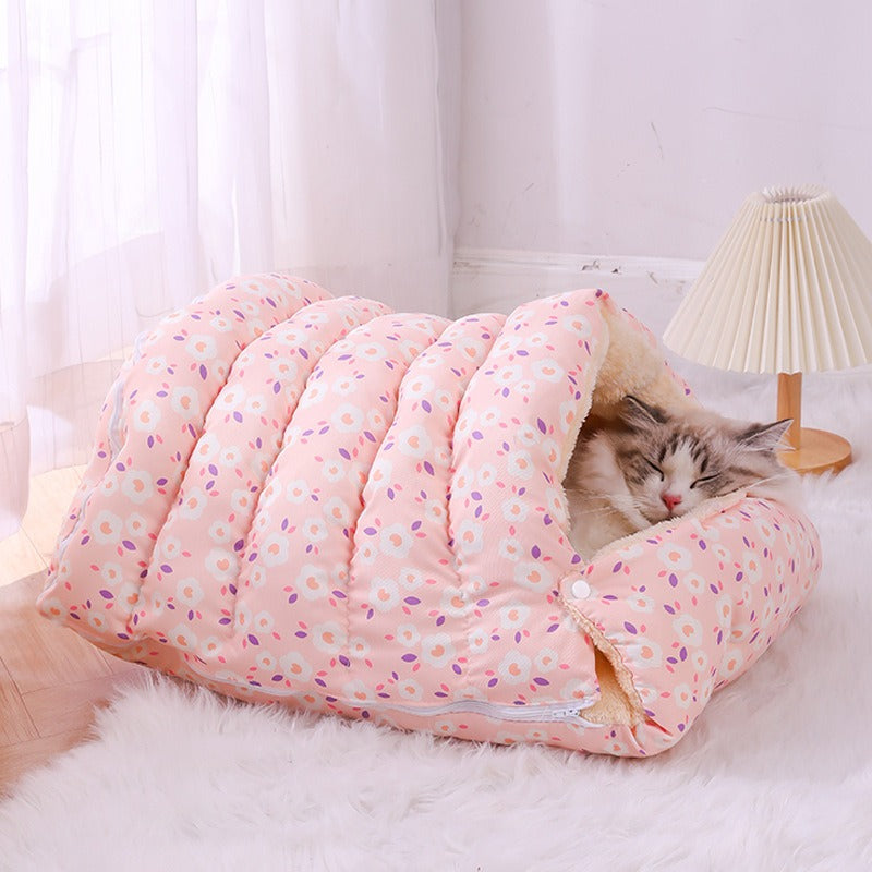 Winter Closed Warm Cat Nest