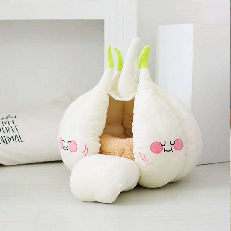 Trendy Garlic-Shaped Pet Bed and Tent for Cats