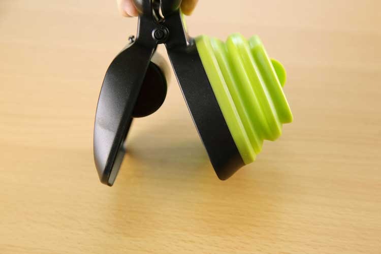 Foldable Dog Pooper Scooper with Bags