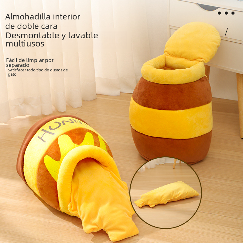 Cozy Winter Pet Bed for Cats - Washable and Comfortable