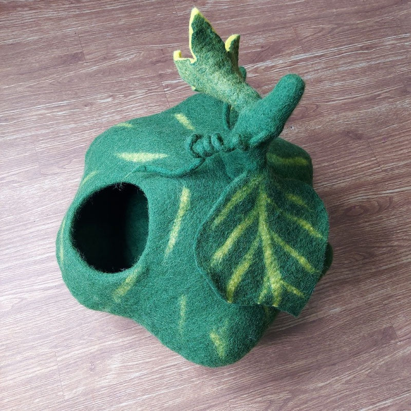 Wool Felt Cat Enclosed Bed