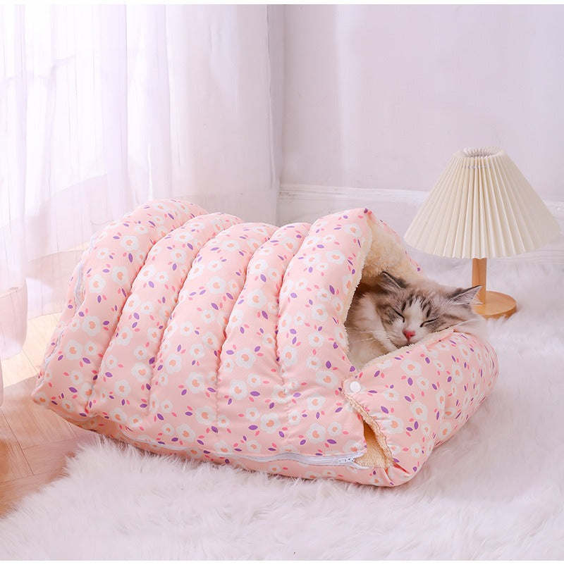 Winter Closed Warm Cat Nest