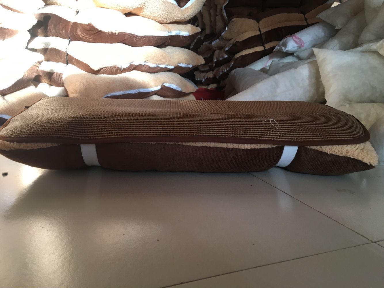 Fleece Pet Bed for Dogs and Cats, Washable Design