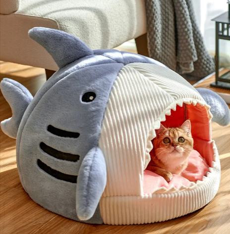 Shark-Style Pet Bed