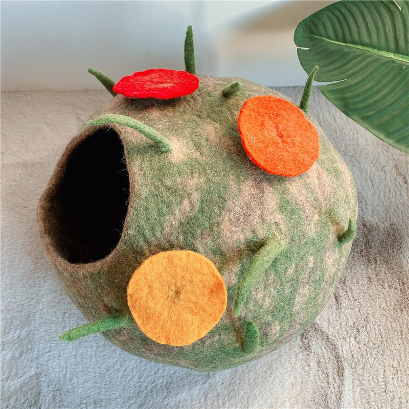 Wool Felt Cat Enclosed Bed