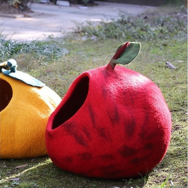 Wool Felt Cat Enclosed Bed