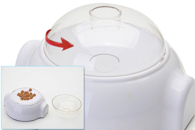 Rolling Food Dispensing Puzzle Ball for Dogs