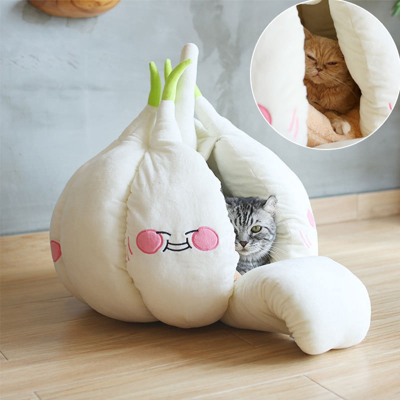 Trendy Garlic-Shaped Pet Bed and Tent for Cats