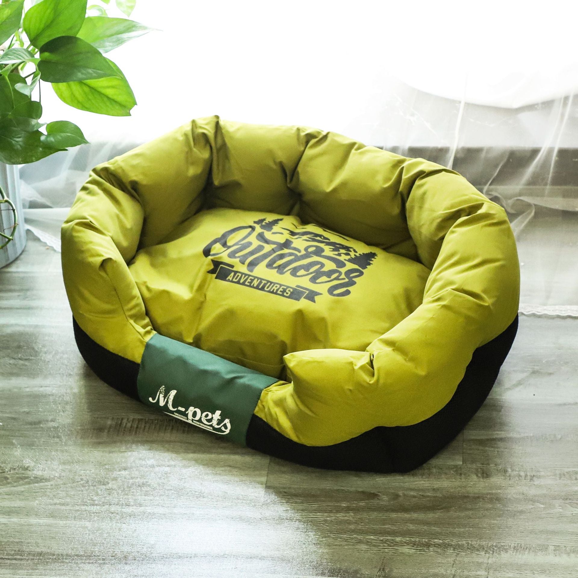 Universal Square Kennel for All Seasons, Easy to Clean