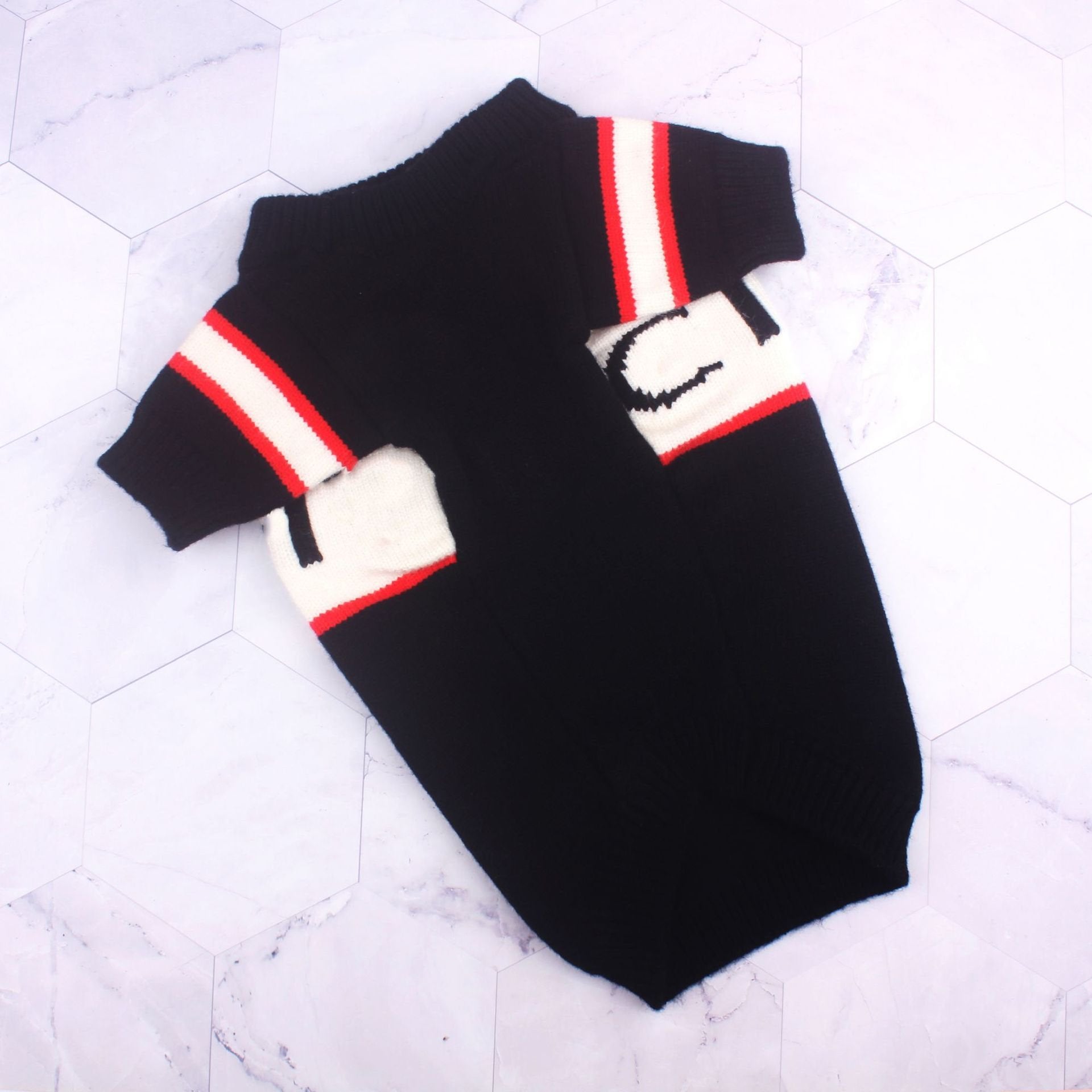 Warm Fashion Sweater with Trendy Brand Letter Design