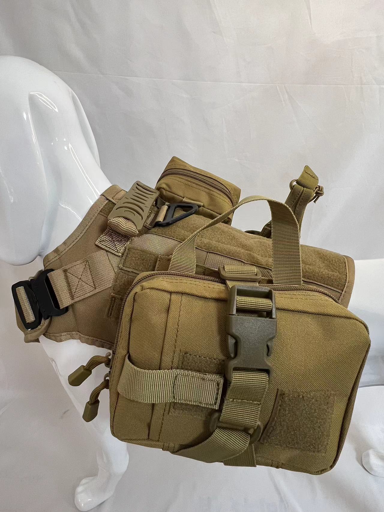 Outdoor Multifunctional Dog Vest with Water Bottle Pouch
