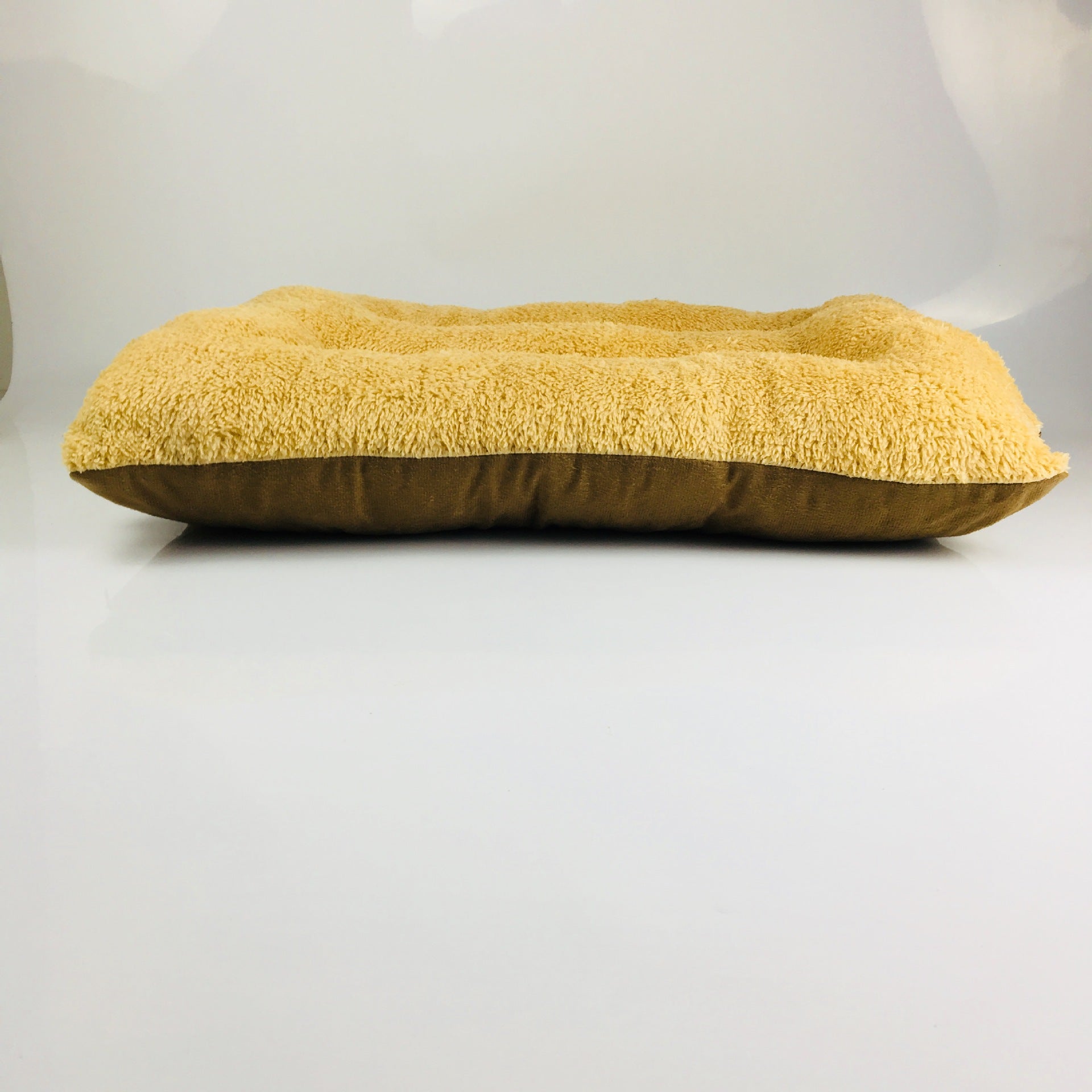 Fleece Pet Bed for Dogs and Cats, Washable Design