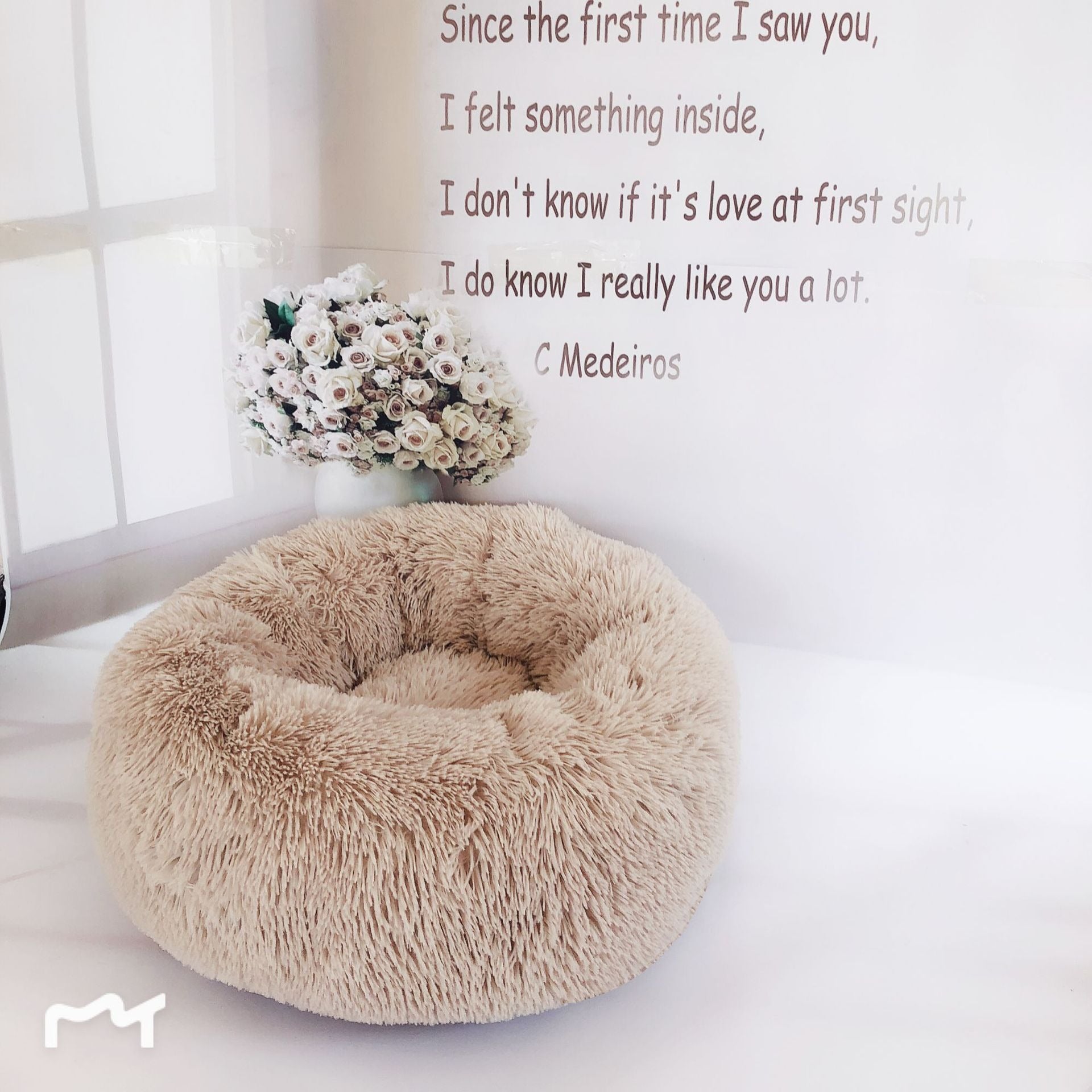 Round Plush Pet Bed for Small Dogs & Cats