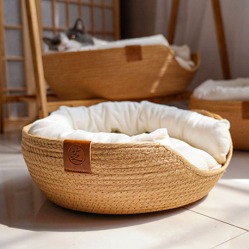 Handwoven Cat Bed with Cooling Features for Pets