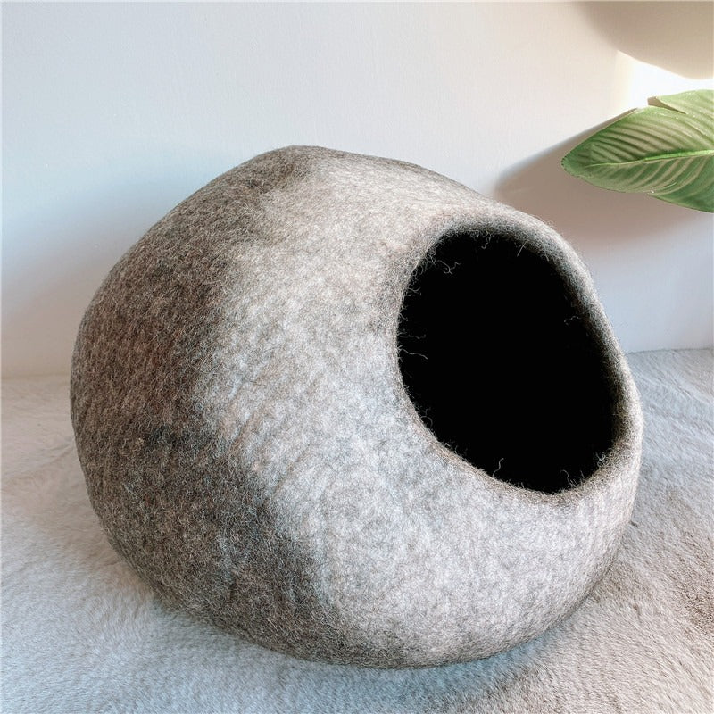 Wool Felt Cat Enclosed Bed