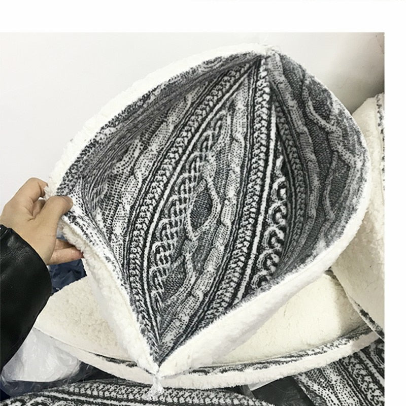 Thick Mongolian Tent Cat Bed with Woven Yarn Balls