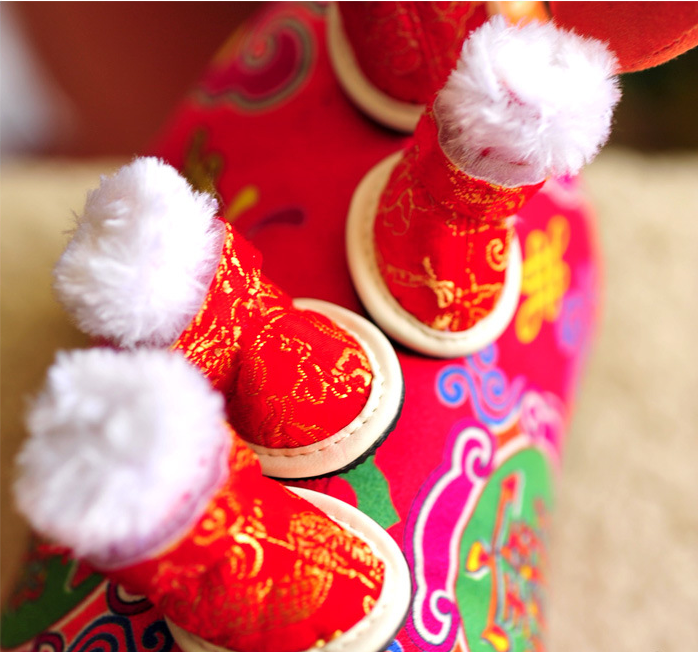 Winter Warm Pet Shoes for Dogs with Embroidery Design